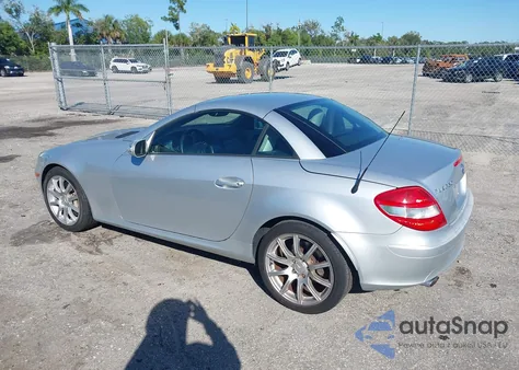 2005 Mercedes-Benz Slk 350 from USA, damaged, VIN WDBWK56F25F075105